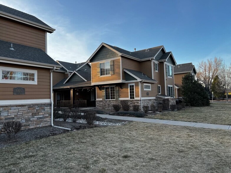 Building Photo - 607 Cowan St