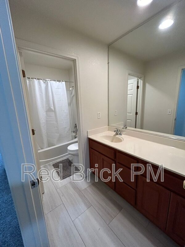 Building Photo - 456 Azalea Ct