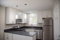 Building Photo - 1706 Trinity Pl