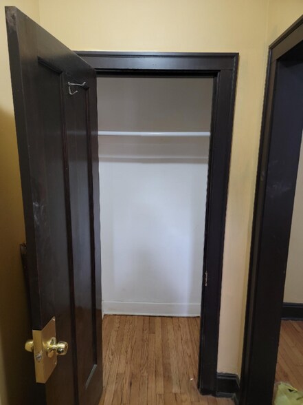 Building Photo - 10919 S Vernon Ave