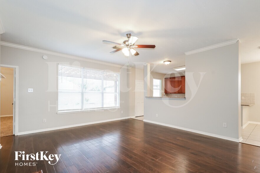 Building Photo - 20935 Clovermeadow