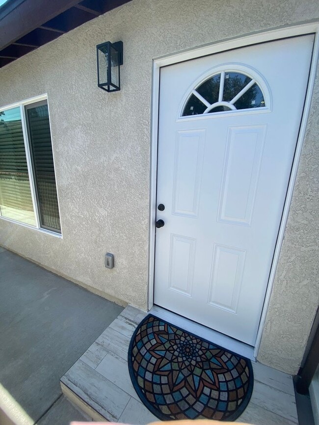 Building Photo - Brand new 2 bed, 1 bath Condo in Central S...