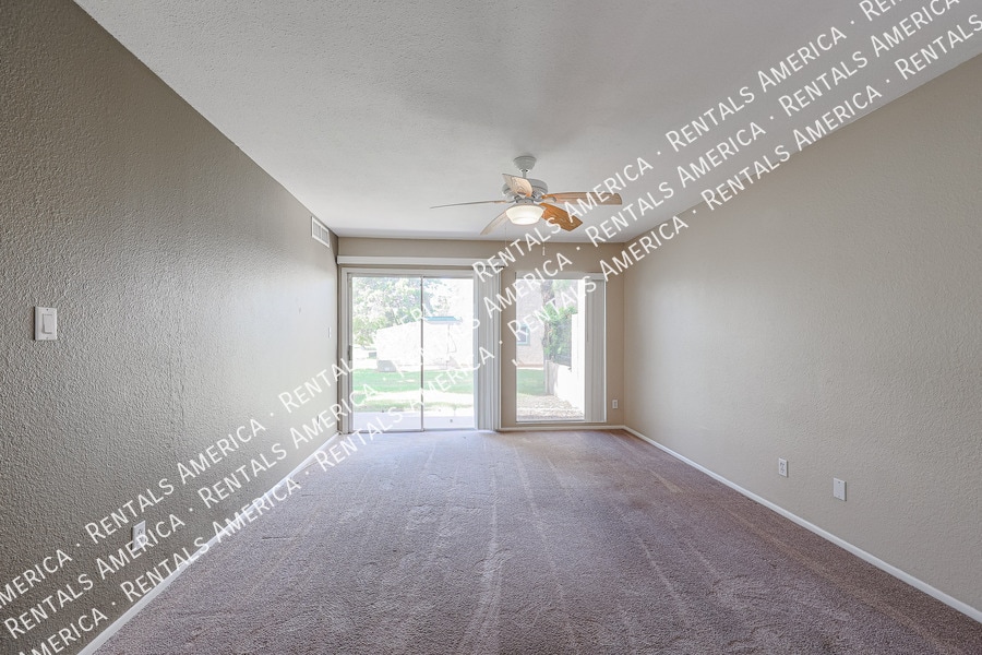 Building Photo - 4555 W Continental Dr