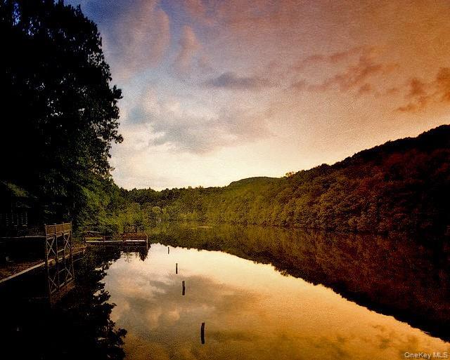 Building Photo - 77 Lake Dr