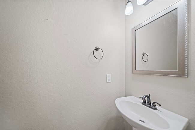 Building Photo - 18502 Eden Trails Ln