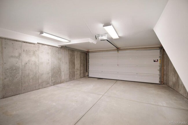 Building Photo - You’ll fall in LOVE with the VIEW! Convenient Location!