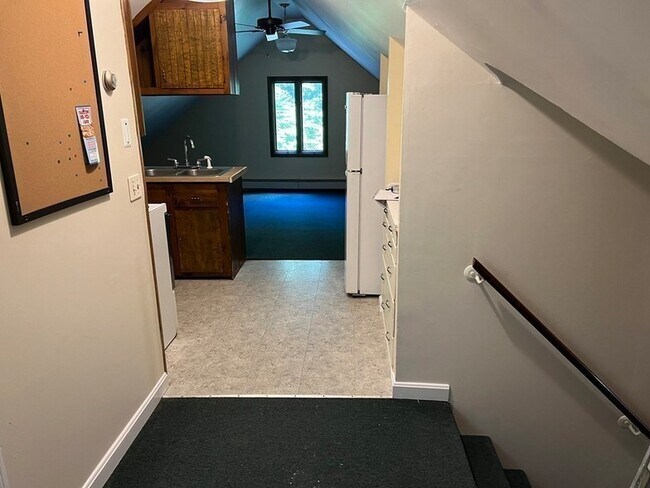 Building Photo - 120 Bond Rd