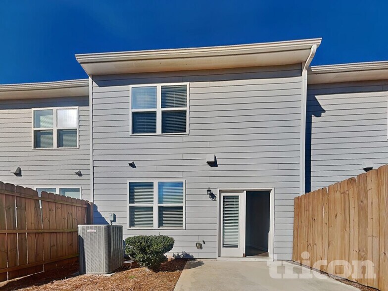 Building Photo - 11877 Fuller St