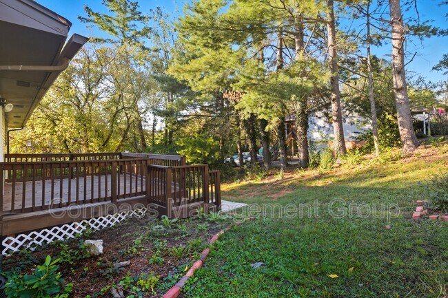 Building Photo - 7800 Temple Acres Dr