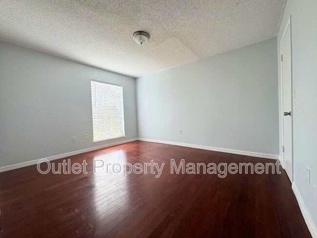 Building Photo - 1742 Potomac Ct