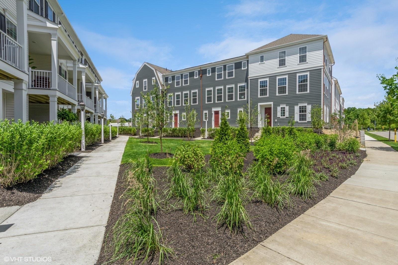 Building Photo - 701 Halcyon Ln