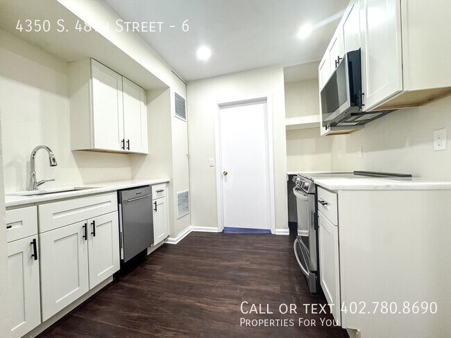 Building Photo - 4350 S 48th St