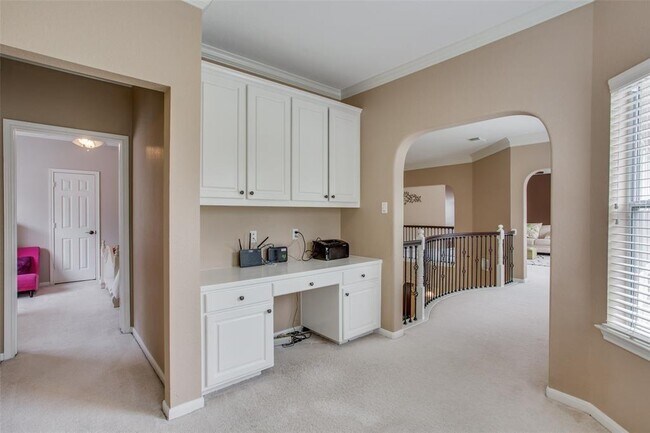Building Photo - 28 Twin Valley Dr
