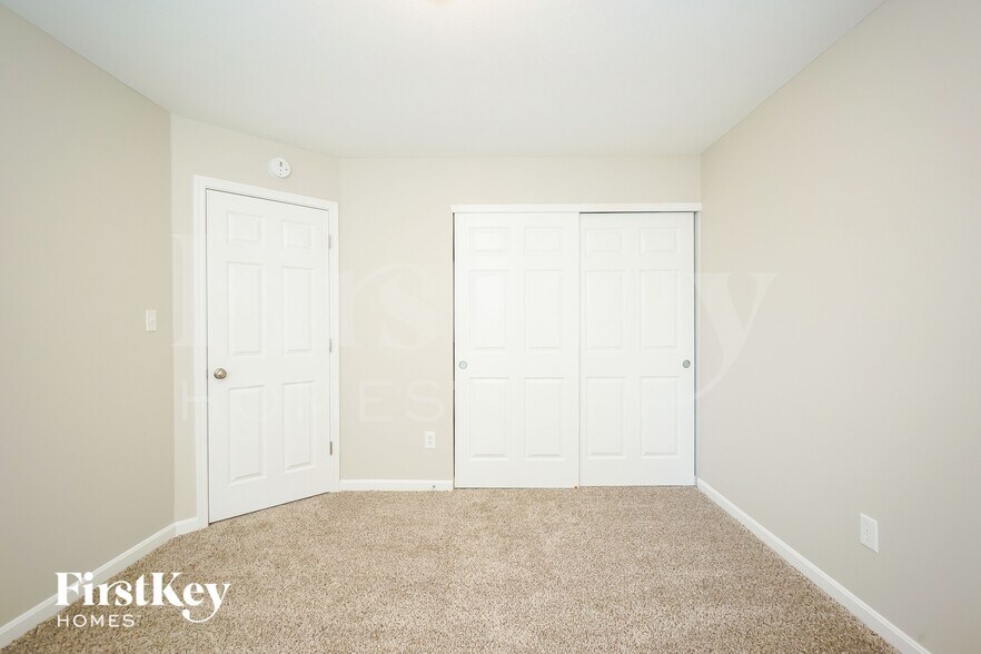 Building Photo - 6055 W Brickell Ln