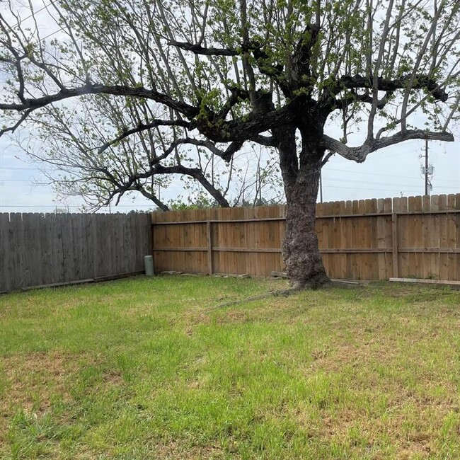Building Photo - 7017 Haven Creek Dr