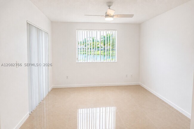 Building Photo - 2600 S University Dr