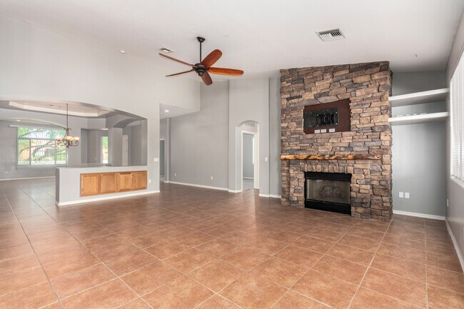 Building Photo - 10335 N Tall Cotton Dr