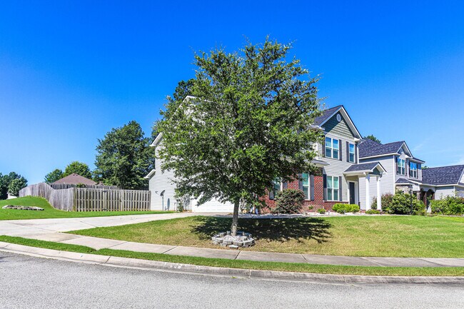 Building Photo - 479 Sebastian Dr