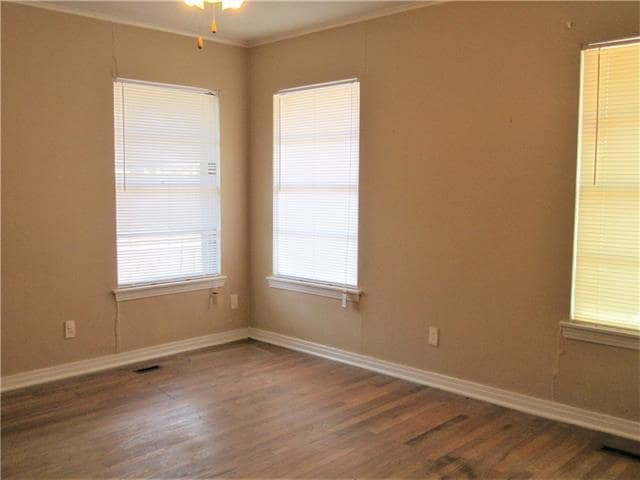 Building Photo - 709 Jannie St