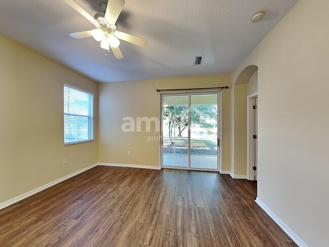 Building Photo - 15238 Searobbin Dr