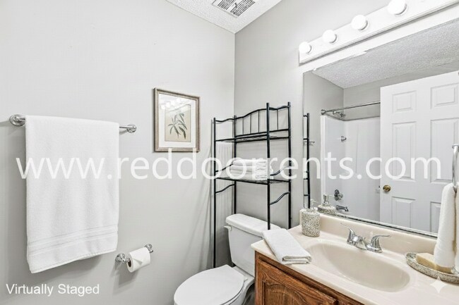 Building Photo - Charming 3-Bedroom Ranch in Plainfield