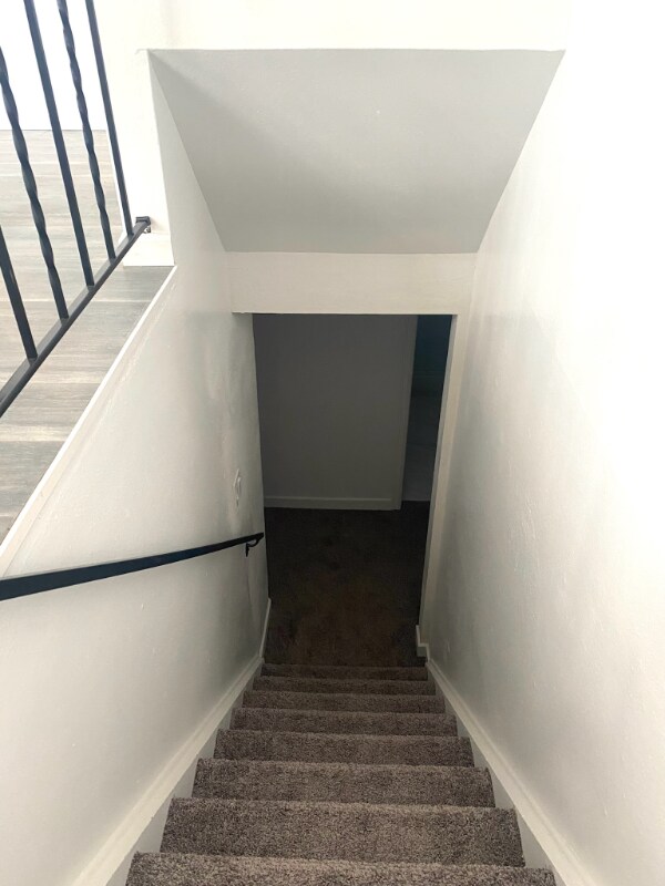 Building Photo - 9120-9122 Osceola St