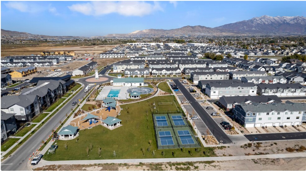 pickleball courts/splash pad/playground - 1068 E Scuttlebutt Ln