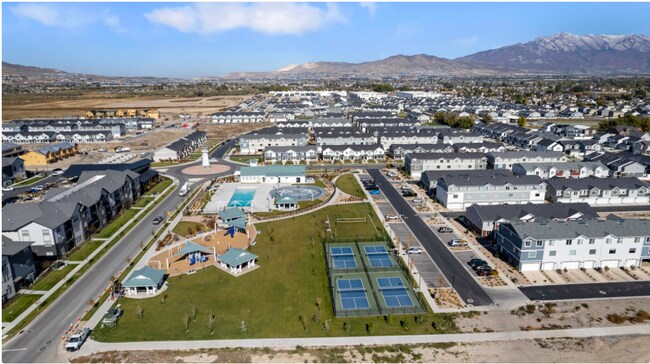 pickleball courts/splash pad/playground - 1068 E Scuttlebutt Ln