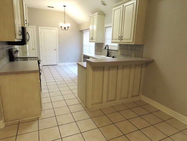 Building Photo - COMING SOON! Whitehouse! Gorgeous 4 Bedroom, 2 Bath Home