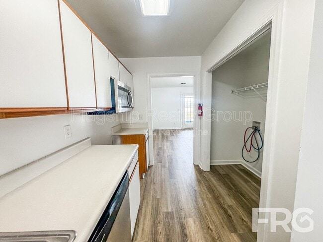 Building Photo - 5170 Deveron St