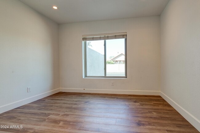 Building Photo - 1945 E Velvet Dr