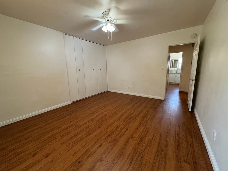 Master Bedroom - 743 Southview Rd