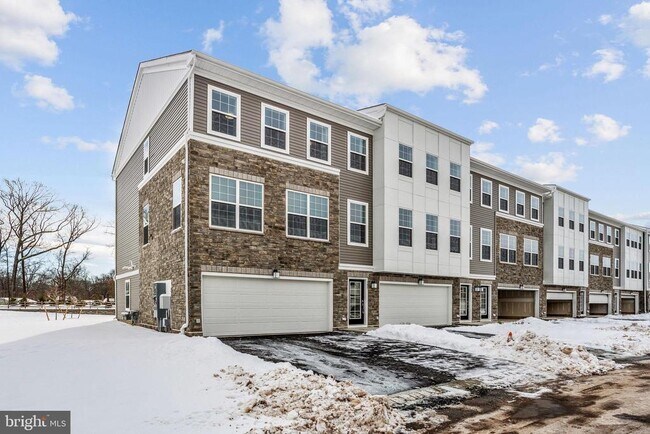 Building Photo - 137 ADA Hightower Ave