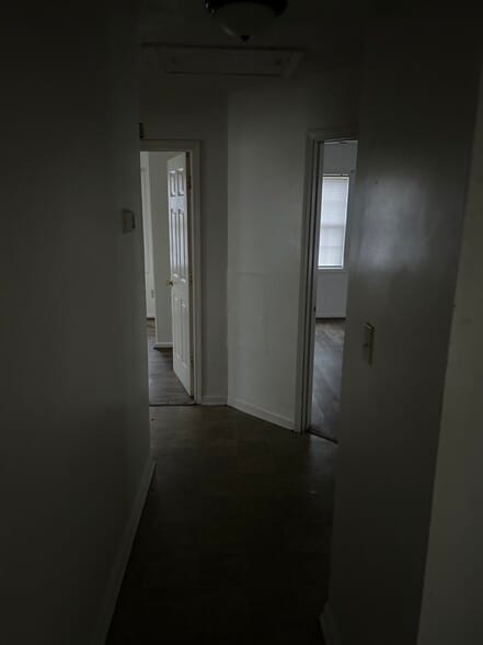 Building Photo - 520 Buckley St