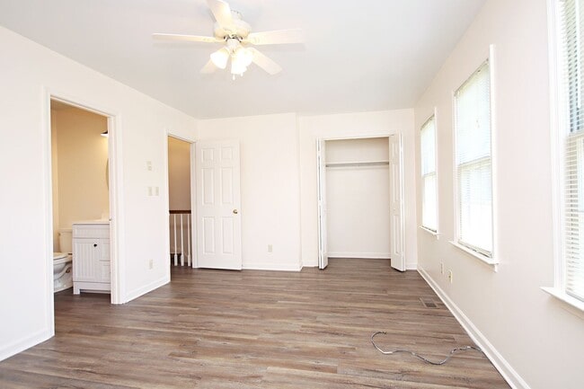 Building Photo - Brick Duplex With Convenient Rio Rd Location