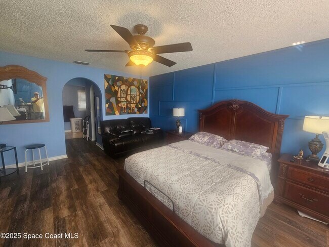 Building Photo - 2240 Spring Creek Cir