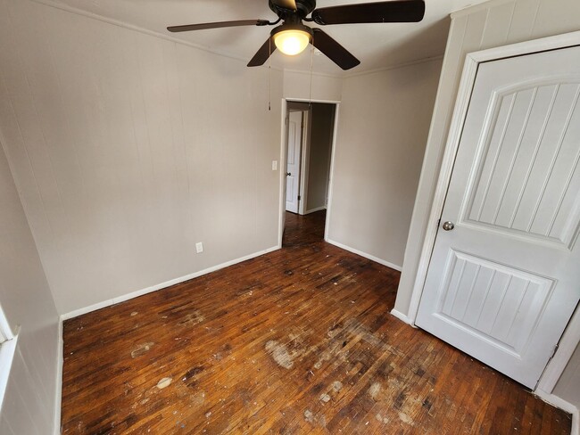 Building Photo - Spacious 3-Bedroom, 2-Bathroom Home AVAILABLE NOW!!