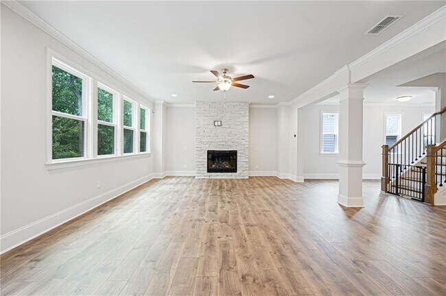 Building Photo - 5394 Pebblebrook Ln SE