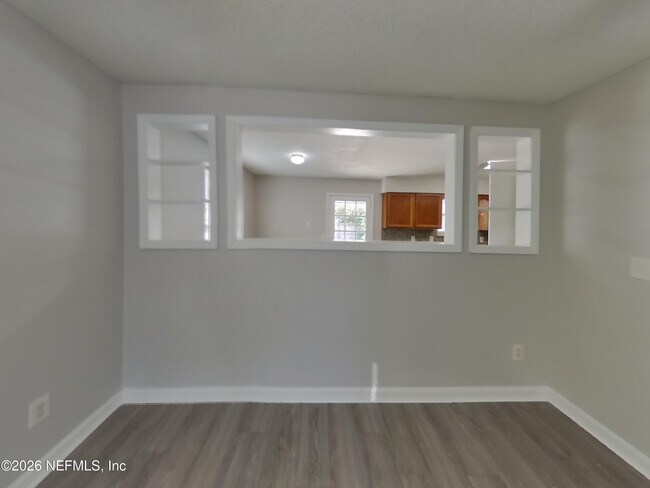 Building Photo - 10868 Trestle Ct