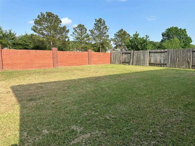 Building Photo - 2303 Ledgeway Ct