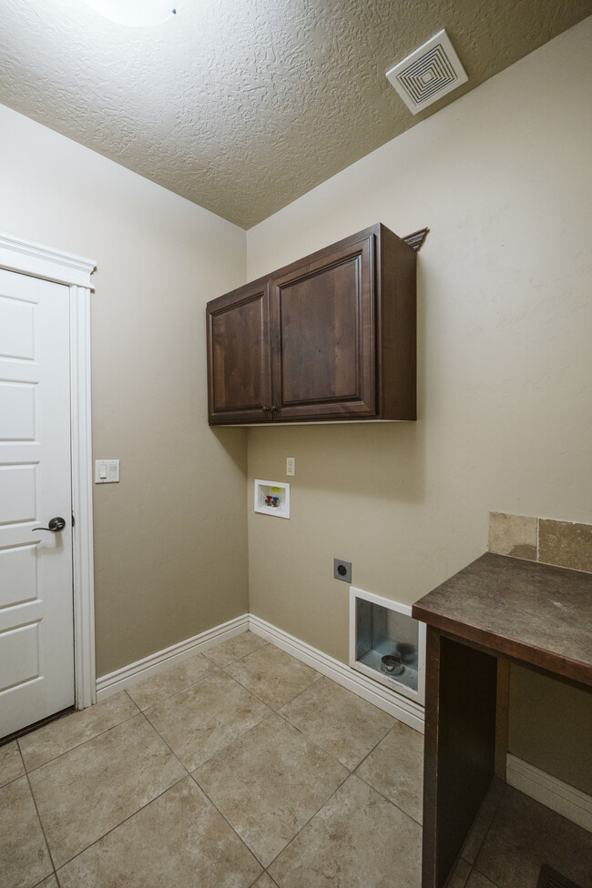 Laundry room. - 2778 S Blackspur Way