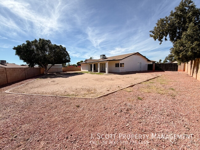 Building Photo - 3621 W Sandra Terrace