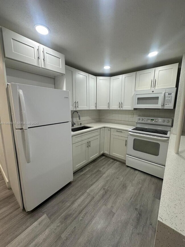 Building Photo - 505 NW 177th St