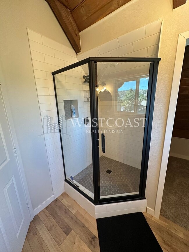Building Photo - Charming Big Bear Retreat – Cozy 2-Bed Cab...