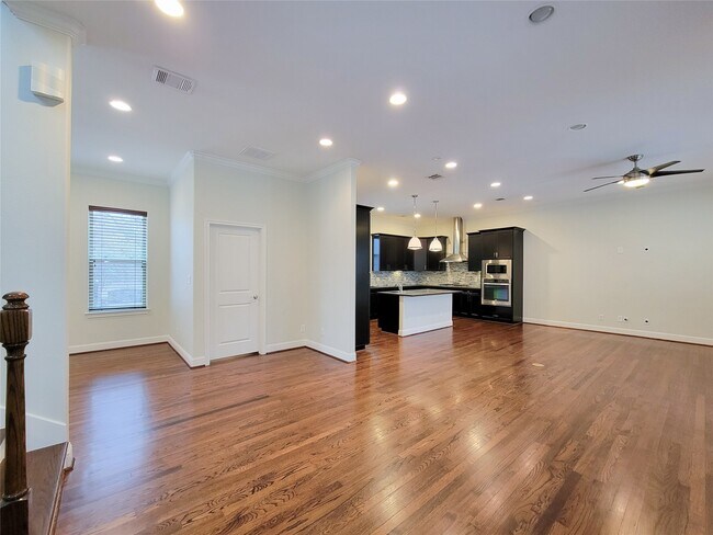 Building Photo - 5520 Kiam St