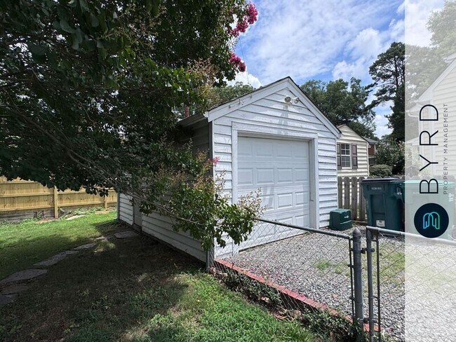 Building Photo - 5914 Monument Ave
