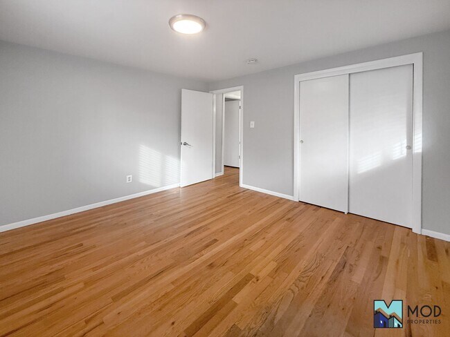 Building Photo - $0 DEPOSIT OPTION. CHARMING BRICK RANCH WITH FINISHED BASEMENT ON LARGE CORNER LOT NEAR DOWNTOWN ...