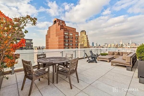 Building Photo - 50 Franklin St