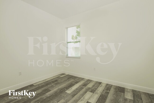 Building Photo - 301 Cimarron Ct