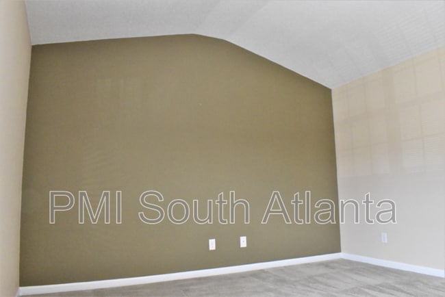 Building Photo - 6864 Mountain Cir
